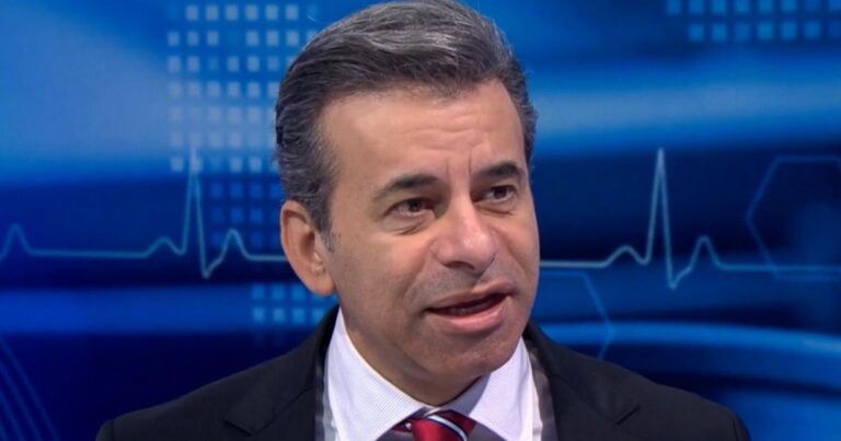 FDA chief explains changes to “black box” warnings on some hormone therapies for menopause