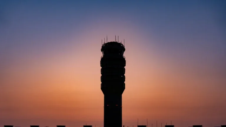Reported Threat Halts Flights at Washington’s Reagan Airport for a Time