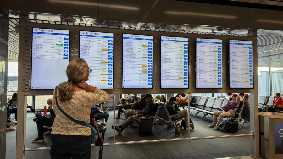 FAA Cutting Air Traffic at 40 Major Airports by 10 Percent Amid Government Shutdown