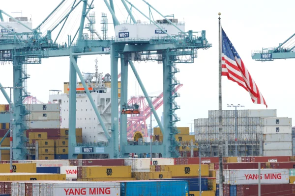 US Seeks to Negotiate With China on Shipping as It Pauses Port Fees