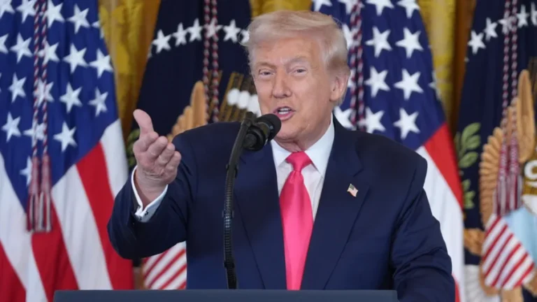 Trump Issues 2 Pardons Related to Jan. 6 Investigations
