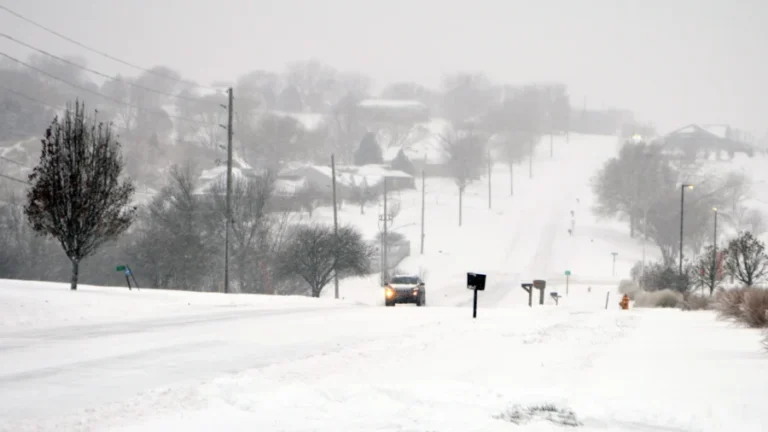 Snow, Rain, Cold in Store for Some Thanksgiving Travelers