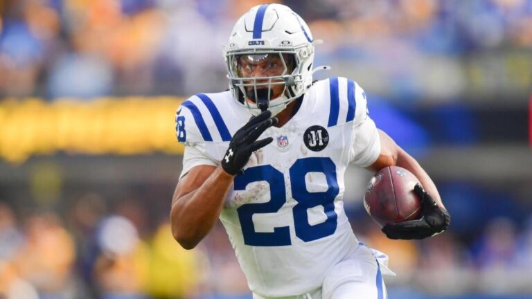 NFL Week 12 expert picks, predictions, best bets, odds and survivor plays for every game