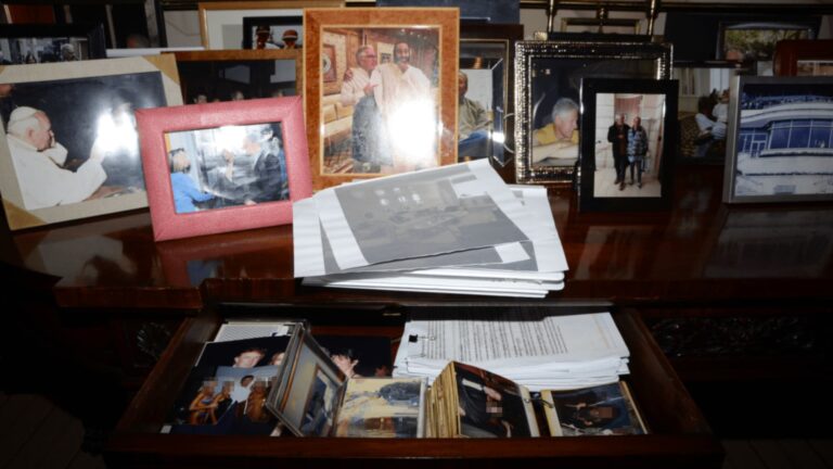 DOJ restores Trump photo after backlash