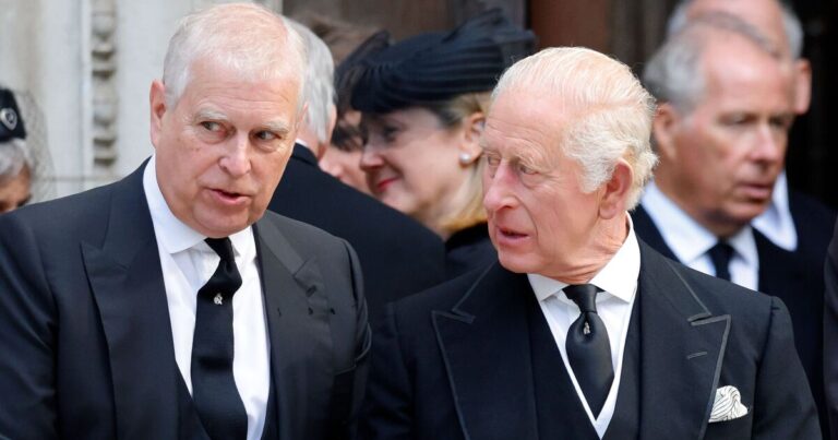 Royal Family LIVE: Andrew given ‘dramatic’ warning as ‘perk revealed’ | Royal | News
