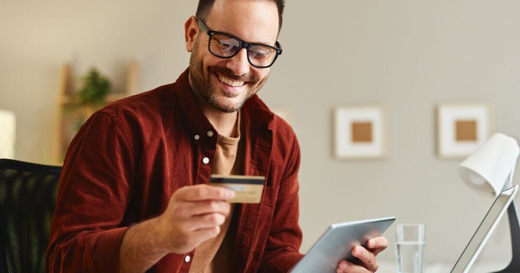 Lloyds Bank shares deadline as some can get free £200 | Personal Finance | Finance