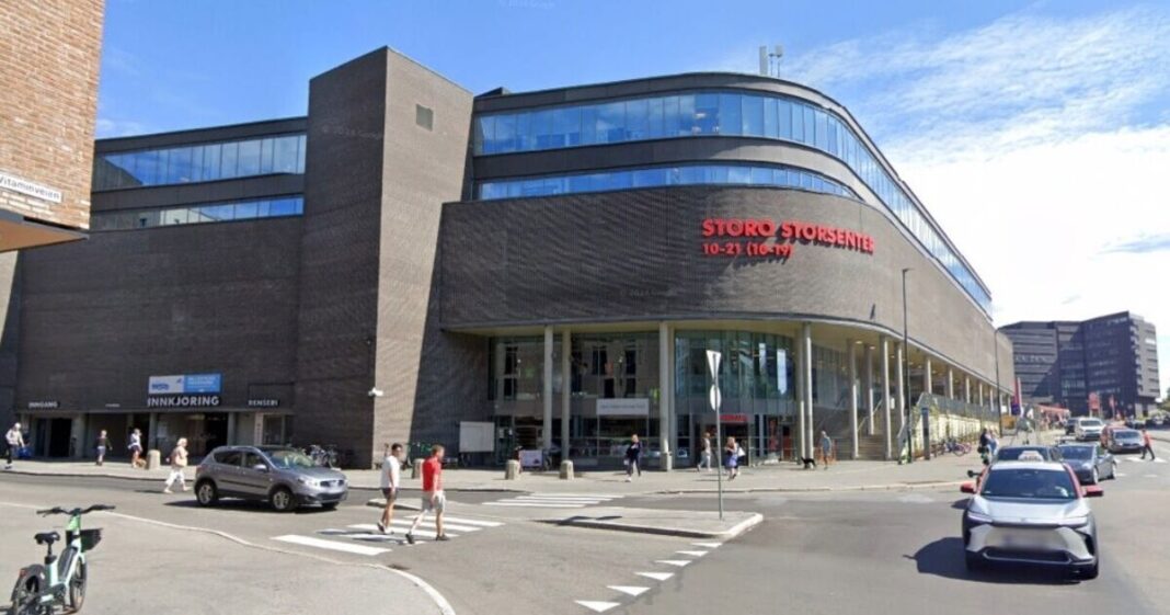 Oslo shooting LIVE: Gunman opens fire as police swarm busy shopping centre | World | News