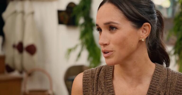 Royal Family LIVE: Meghan humiliated on her own doorstep as she’s given ‘hypocrite’ award | Royal | News
