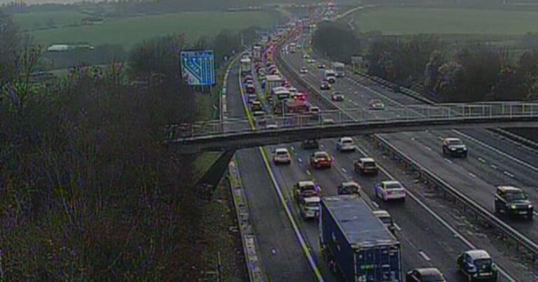 M11 traffic LIVE: Crash sparks lane closures and delays | UK | News