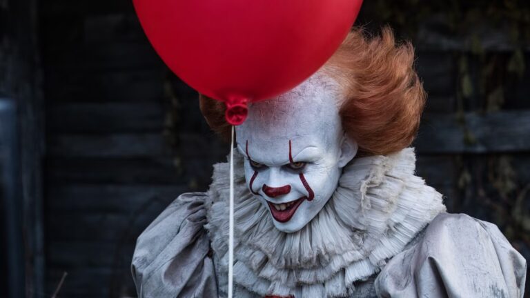 6 Terrifying Horror Movies That Feel Like Stephen King Books