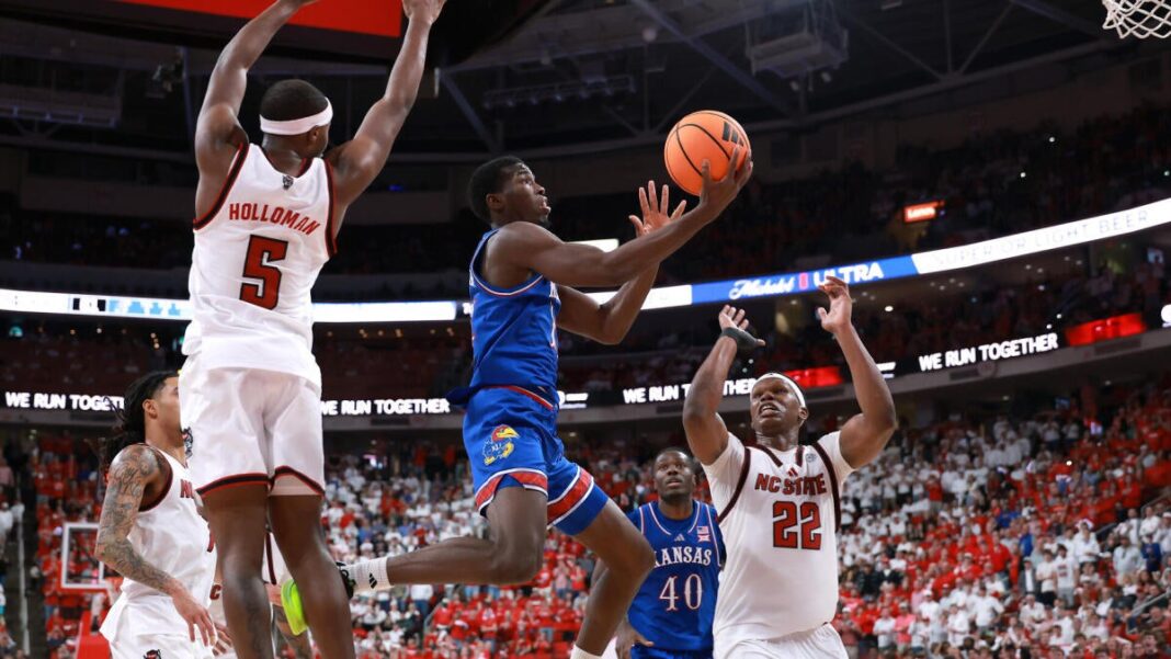 College basketball winners and losers: Council carries Kansas; UK tops Indiana