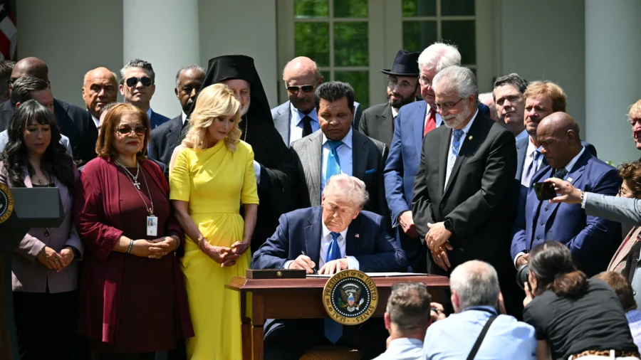 White House Photographer Shares Top Snapshots of 2025