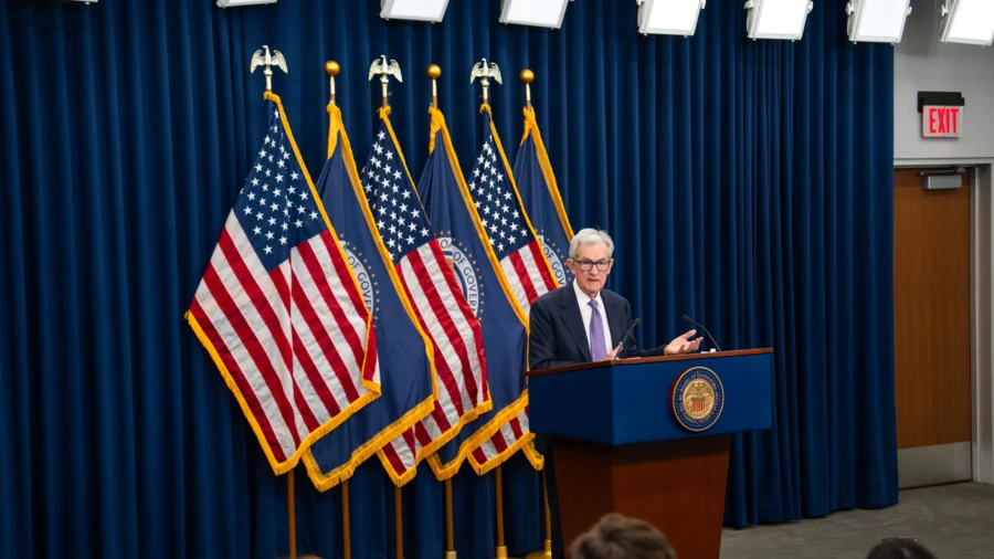 Federal Reserve Minutes Reflect Ongoing Divergence Over Interest Rates