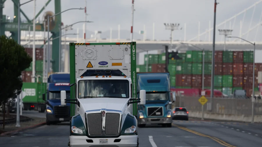 California Delays Revoking 17,000 CDLs Until March After Immigrants Sue