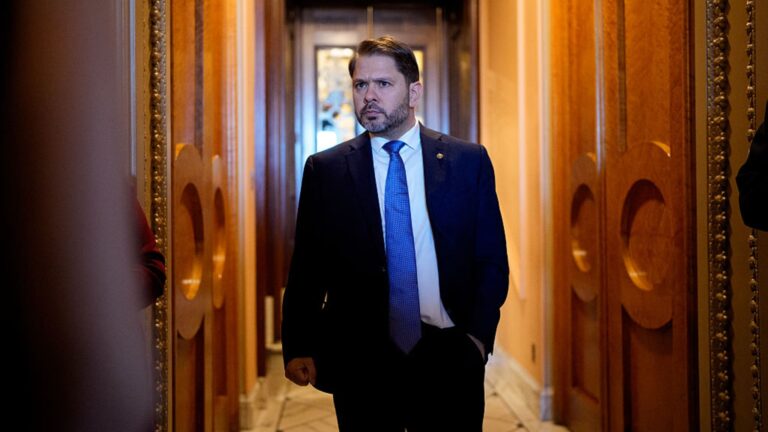 Resolution to block Trump from invading Greenland by Sen. Gallego