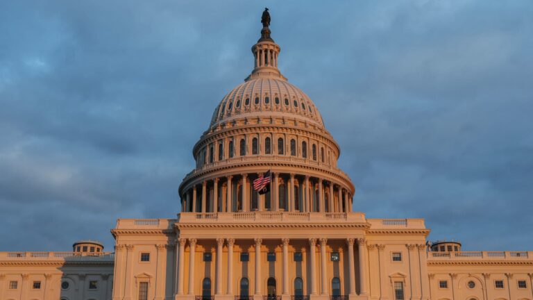 GOP stock trading ban bill clears committee, Dems oppose