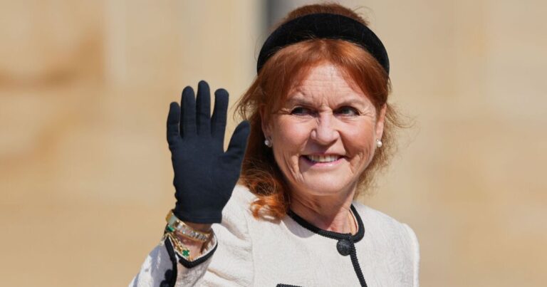 Royal Family: ‘Desperate’ Sarah Ferguson ‘disgraces herself’ with plea | Royal | News