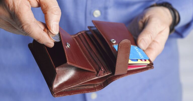 Little-known DWP deadline that could cost you £2,472 per year | Personal Finance | Finance