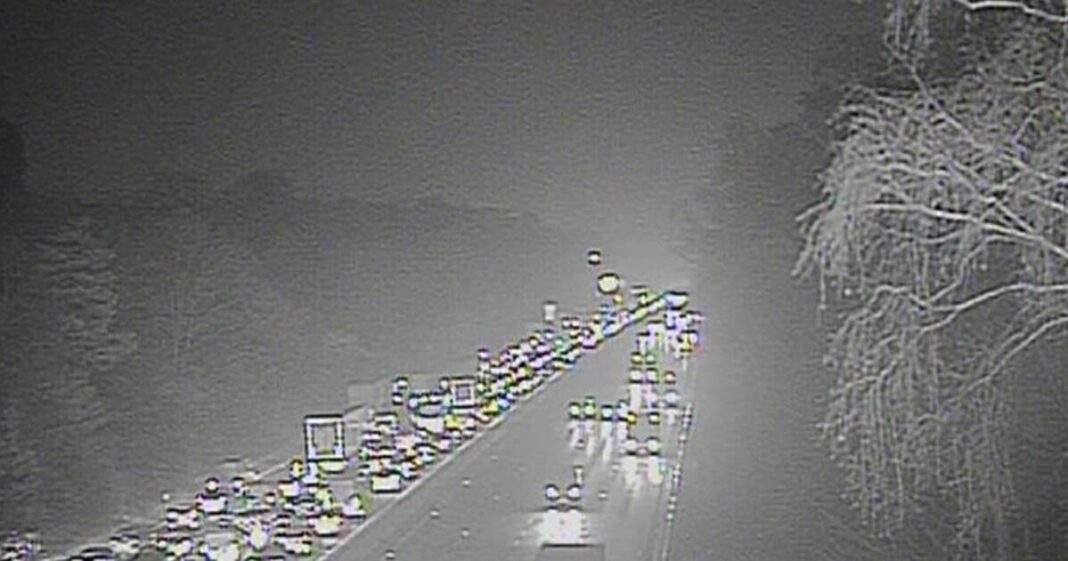 M3 traffic LIVE: Vehicle fire sparks chaos for drivers facing 90-minute delays | UK | News