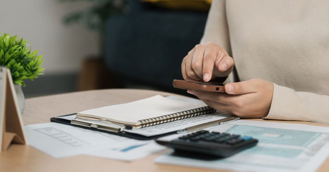 HMRC warning to 3m taxpayers facing £100 fine | Personal Finance | Finance