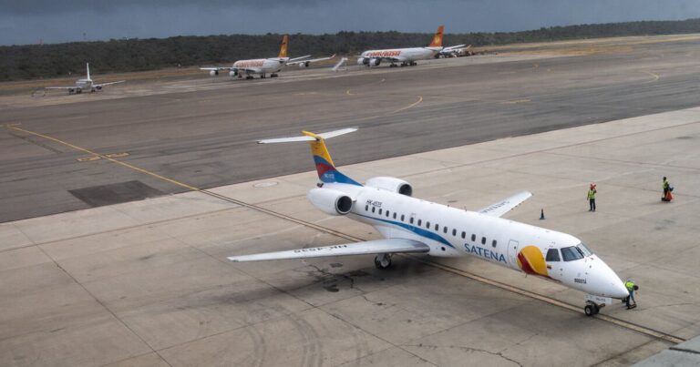 Passenger aircraft ‘vanishes’ as air traffic control ‘loses communication’ with plane | World | News