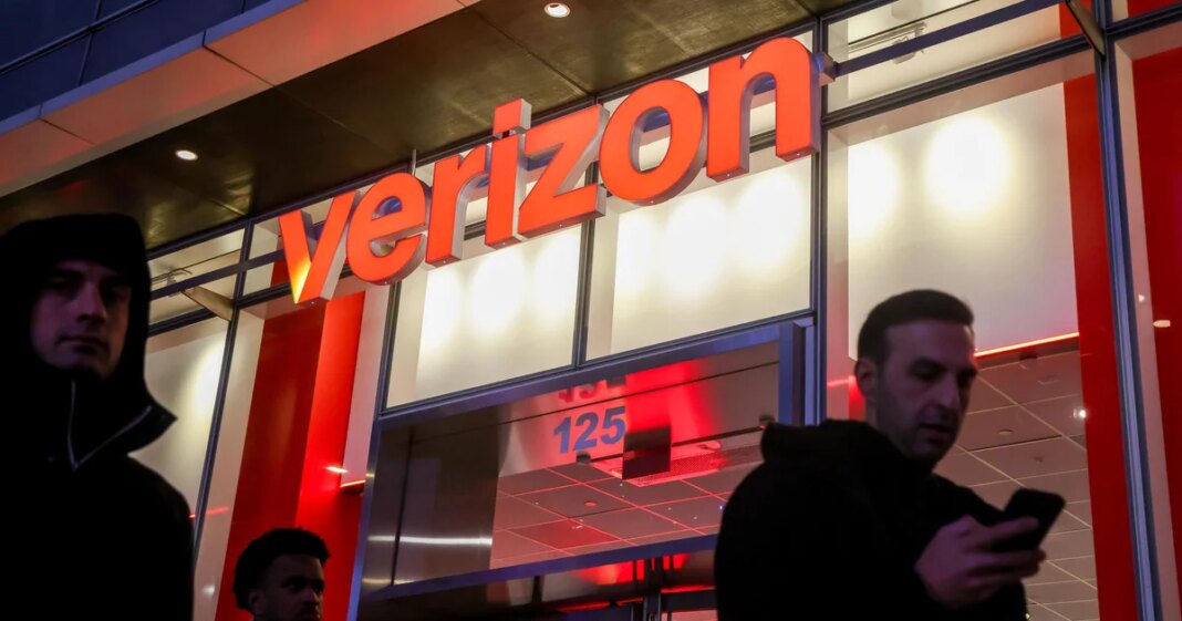 Verizon offers customers a $20 credit after Wednesday’s widespread outage