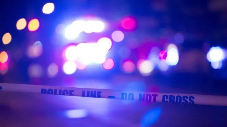 2 Police Officers Shot in Portland, Oregon, Suspect Remains at Large