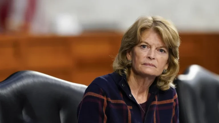 GOP Senators Vow to Block Fed Nominees Over Probe of Powell