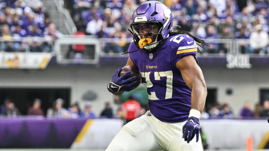 Fantasy Football Week 18 Sleepers: Top RB, WR and QB picks