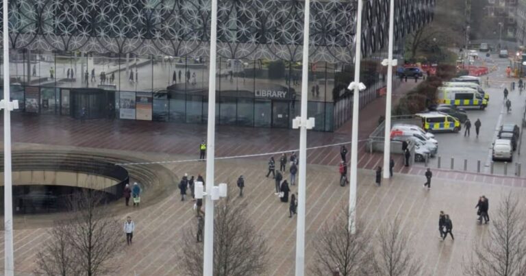 Birmingham Library: Huge cordon around landmark with major police | UK | News