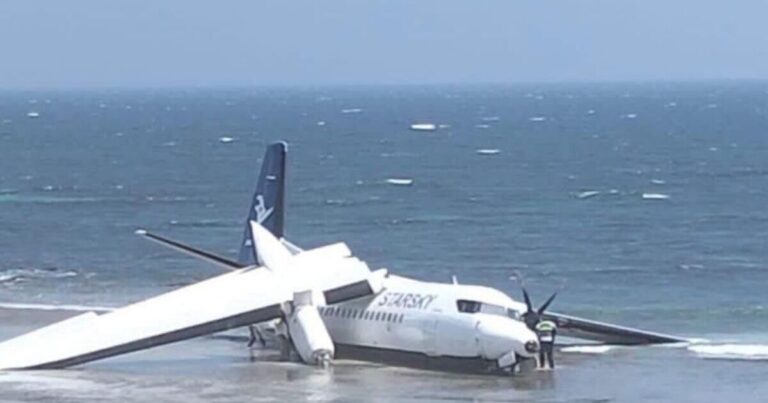 Starsky plane crash LIVE: Aircraft crashes into sea at Mogadishu Aden Adde Airport | World | News