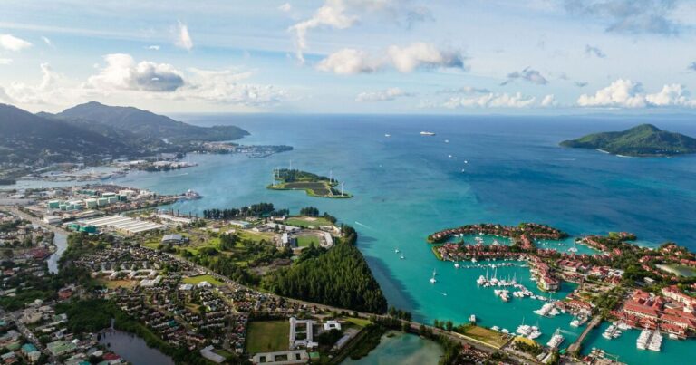 Health warning to tourists on ‘island paradise’ – ‘severe pain’ | World | News