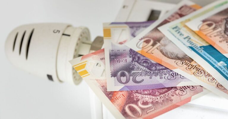 Households issued 2 week warning to claim £150 off energy bills | Personal Finance | Finance
