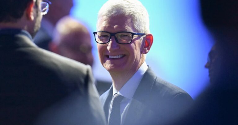 FTC warns Apple’s Tim Cook over alleged political bias in its Apple News app