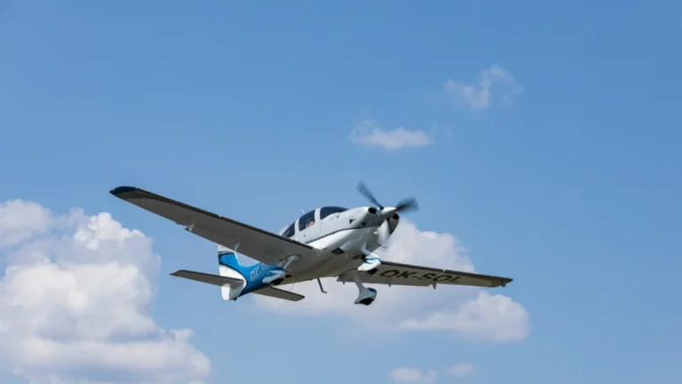 1 Dead, Pilot Injured After Small Plane Crashes in South Carolina