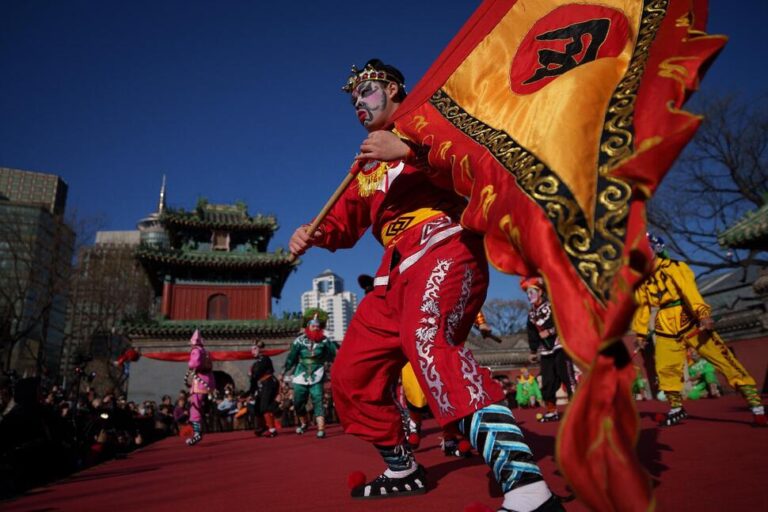 Lunar New Year Prayers, Robots and Festivities Usher in the Year of the Horse