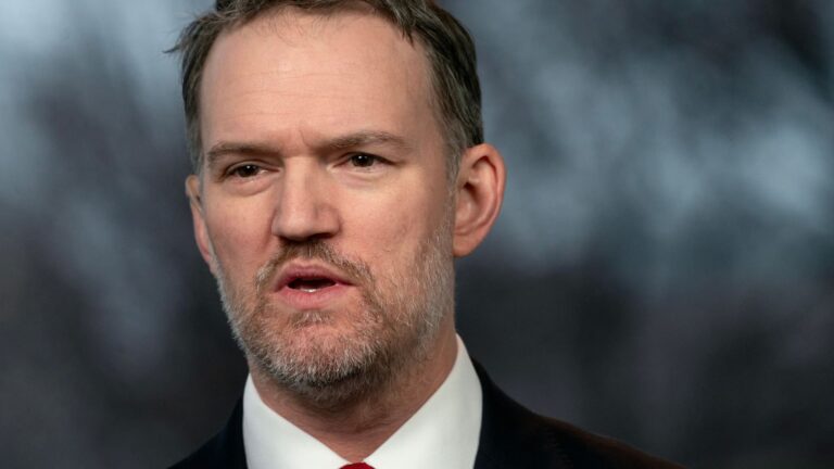 Give refunds to U.S. workers Greer says