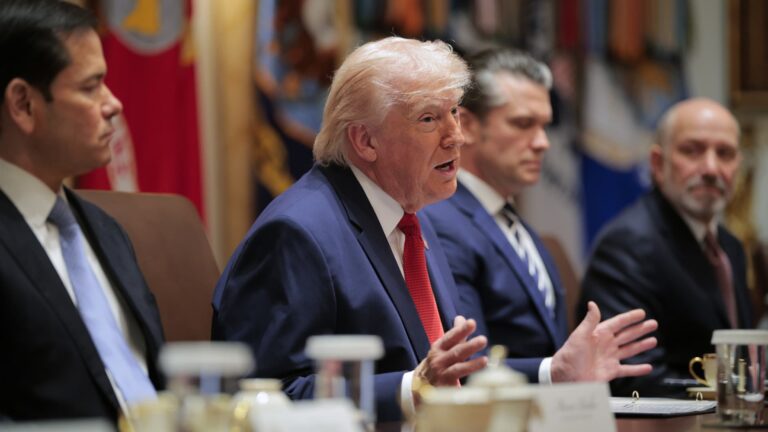 Trump says he will sign an executive order to ‘immediately pay’ TSA agents