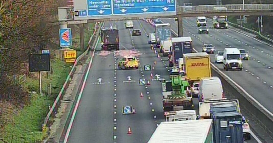 Traffic chaos on UK motorway as lorry sheds load | UK | News