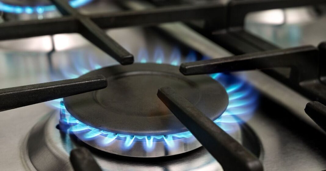 Households with gas hobs hit with £98 charges from April | Personal Finance | Finance