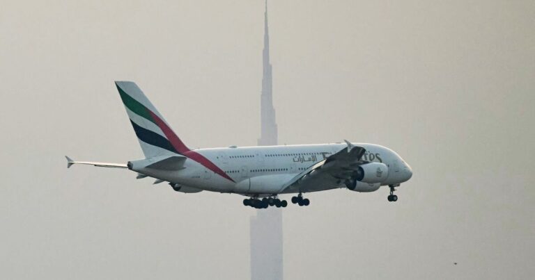 Dubai flights LIVE: Emirates latest as Foreign Office issues Abu Dhabi, UAE warning | World | News