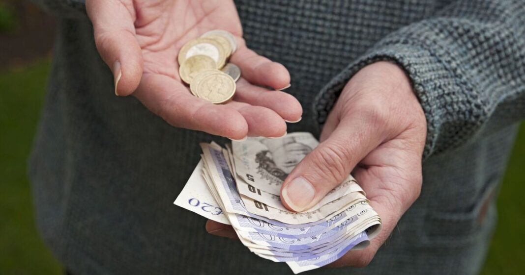 Households must claim £300 cost of living payments before April | Personal Finance | Finance