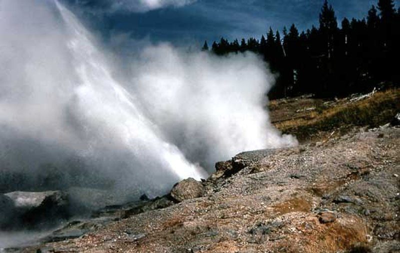 World’s Largest Acidic Geyser Roars Back to Life in Yellowstone