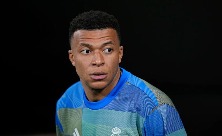 Did Real Madrid Doctors Treat Kylian Mbappe On Wrong Knee? France Star Reveals
