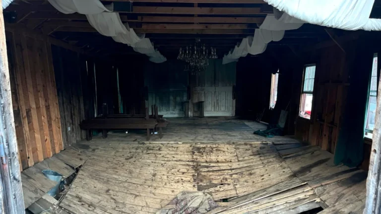 6 People Injured After Floor Collapses at New Hampshire Wedding Venue