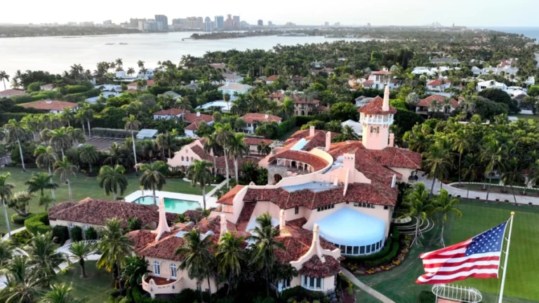 US Fighter Jets Escort Plane out of No-fly Zone Near Trump’s Mar-a-Lago Resort