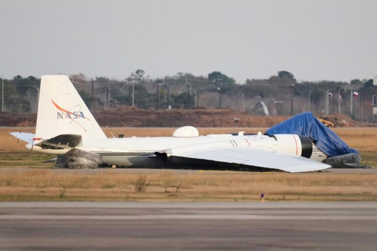 Video Shows Flames Flying From NASA Plane That Touched Down Without Landing Gear