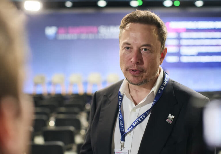 Banks chasing SpaceX's IPO were told by Elon Musk to buy Grok subscriptions