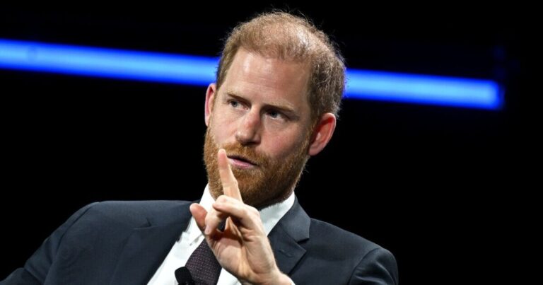 Royal Family LIVE: Prince Harry ‘shared intimate texts with journalist’ court bombshell | Royal | News