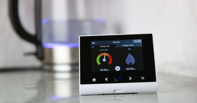 Smart meter households paid to use electricity between 8am and 4pm | Personal Finance | Finance